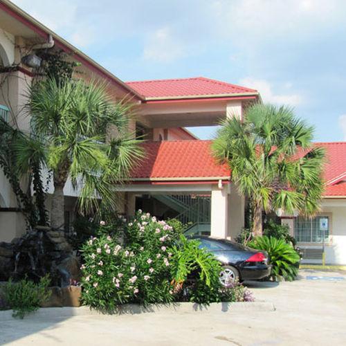 Crystal Inn 249 North Louetta Екстер'єр фото