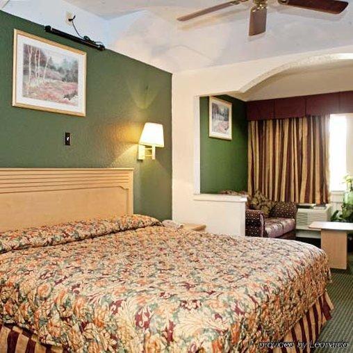 Crystal Inn 249 North Louetta Екстер'єр фото
