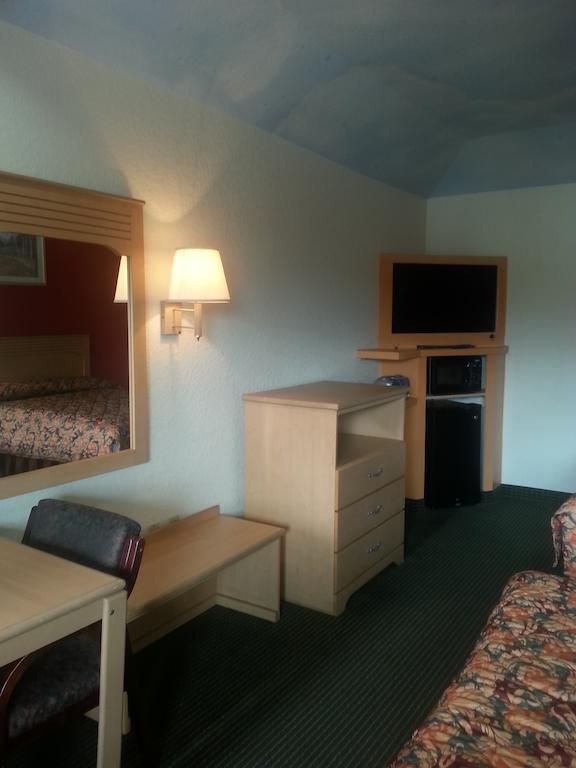 Crystal Inn 249 North Louetta Номер фото