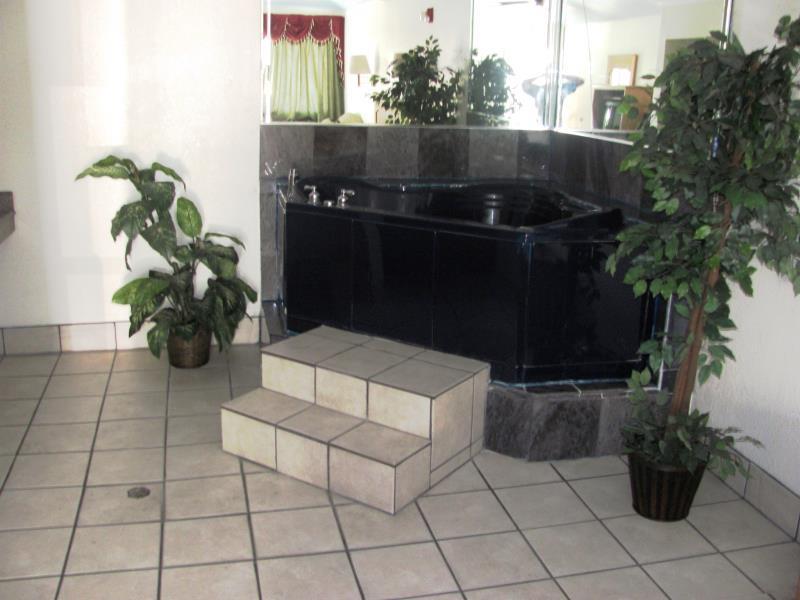 Crystal Inn 249 North Louetta Екстер'єр фото